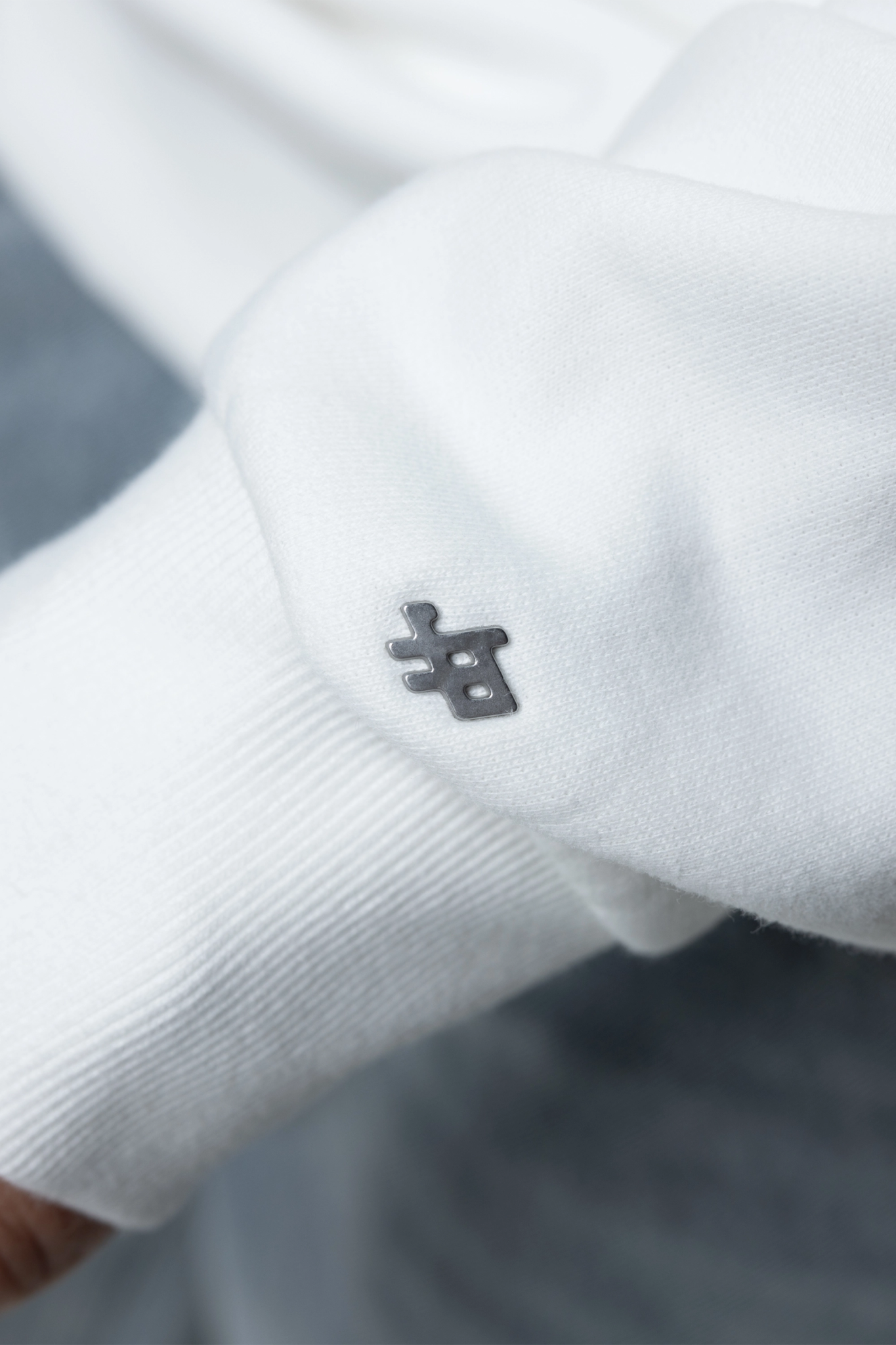 CREWNECK HOUSE OF ZUFFEN