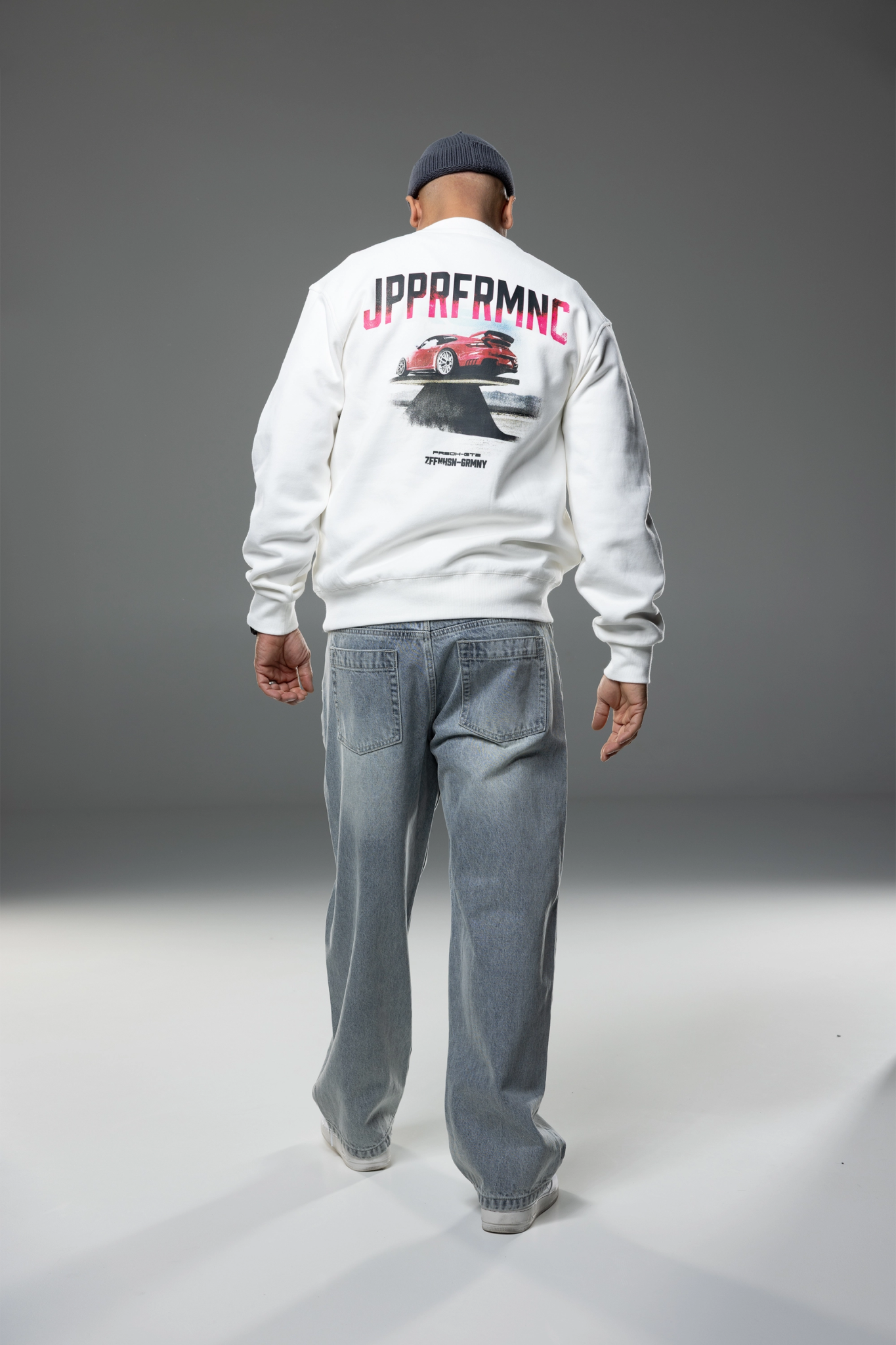 CREWNECK HOUSE OF ZUFFEN