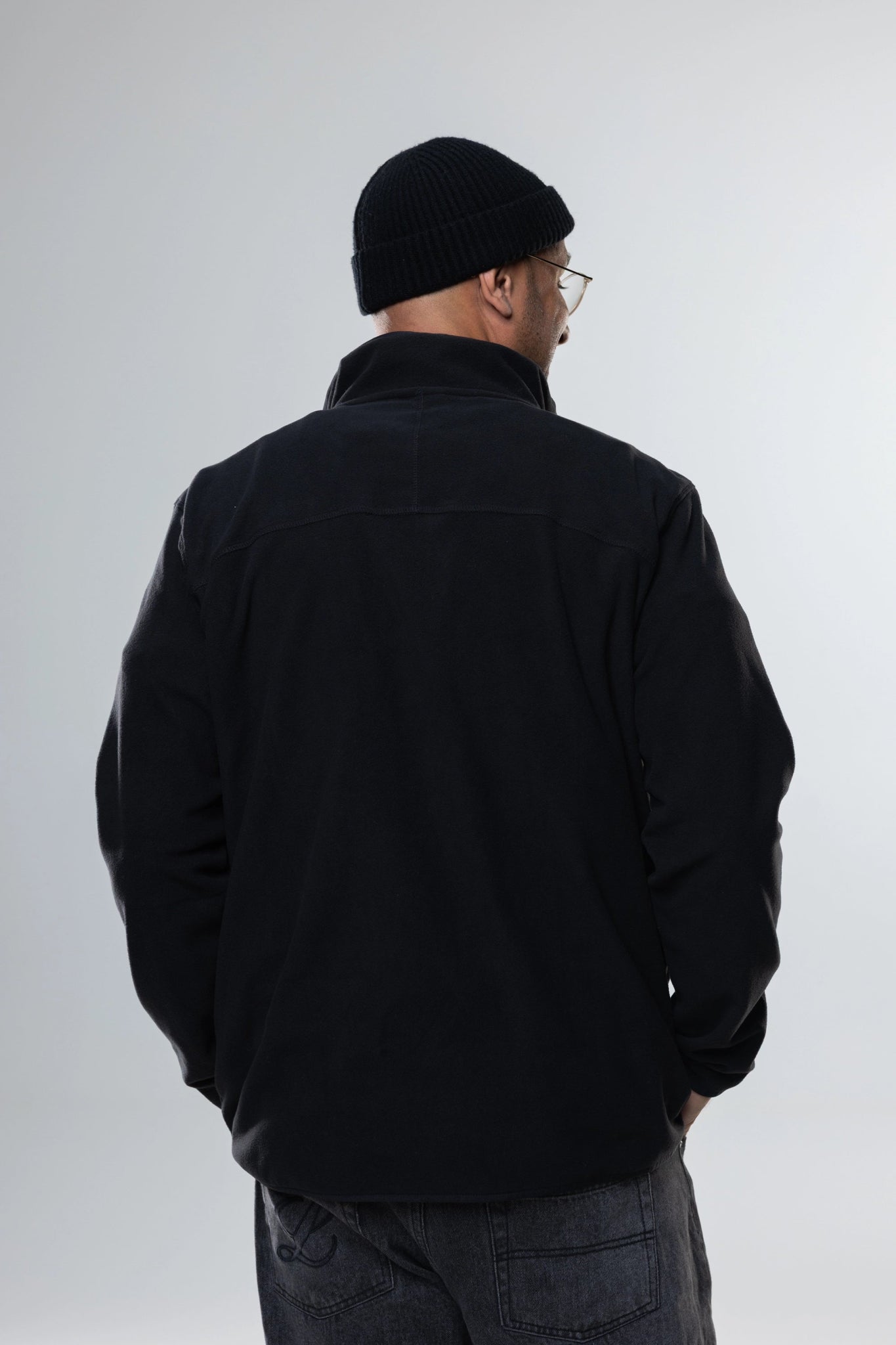 ESSENTIAL FLEECE 1/4 ZIP BLACK